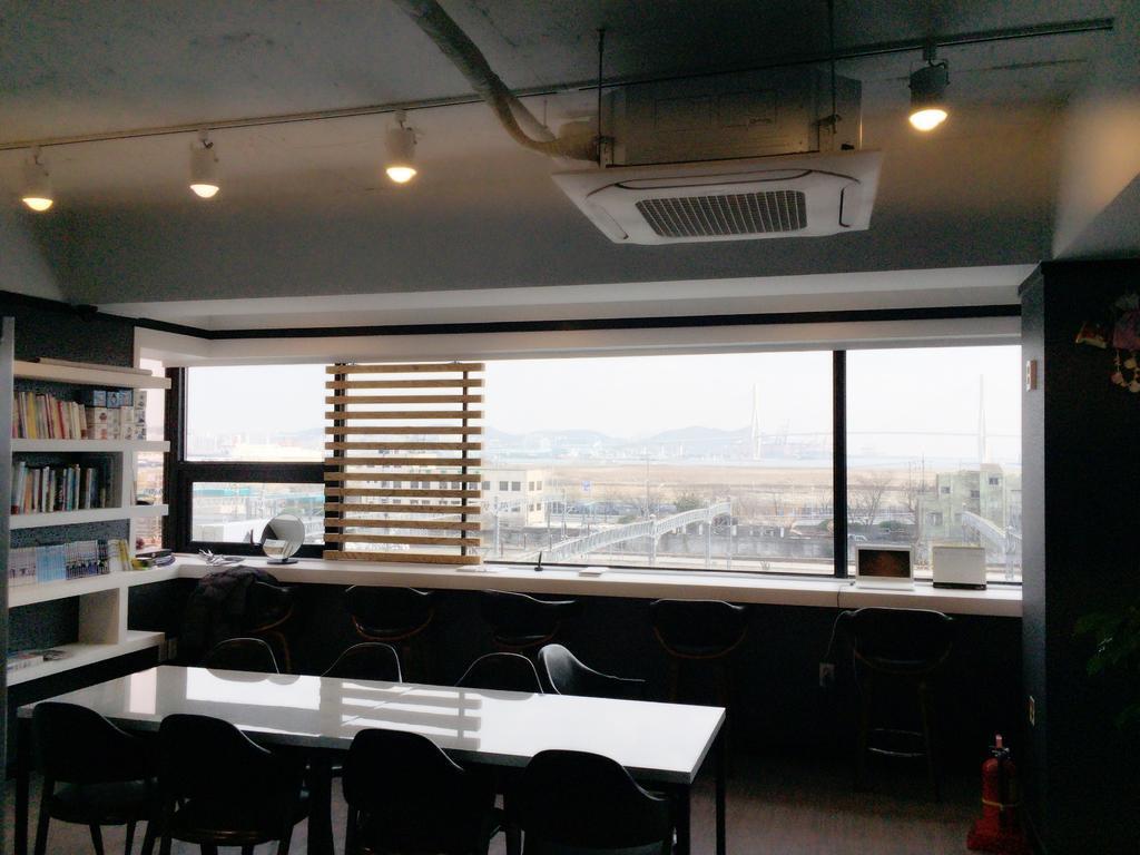 Mozzihostel Busan Station מראה חיצוני תמונה