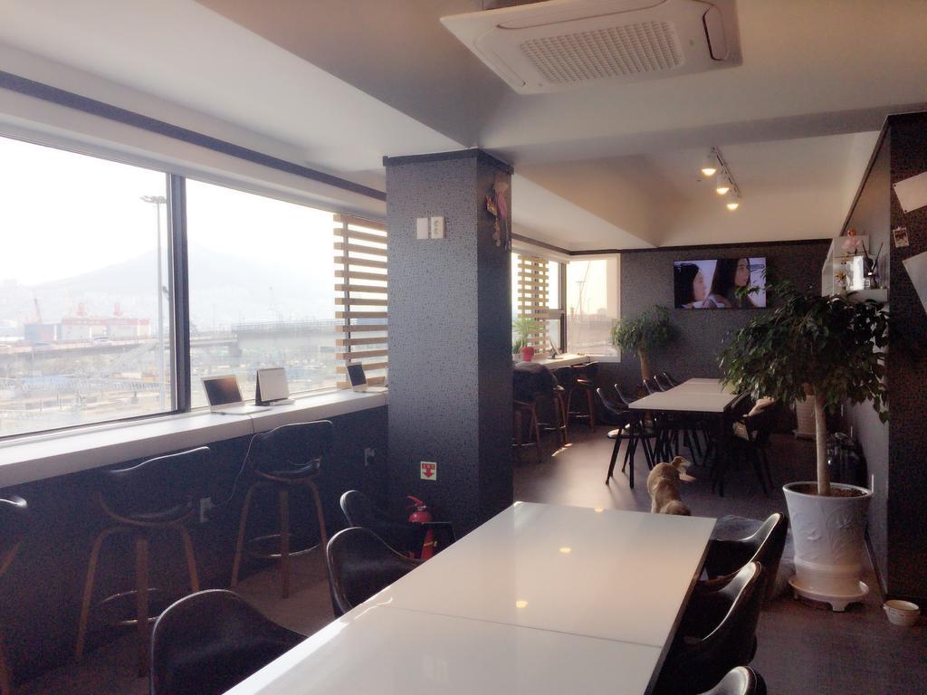 Mozzihostel Busan Station מראה חיצוני תמונה