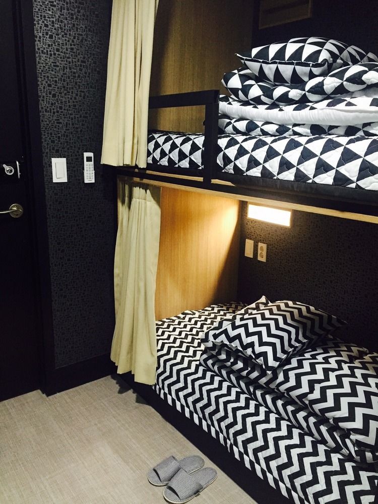Mozzihostel Busan Station מראה חיצוני תמונה