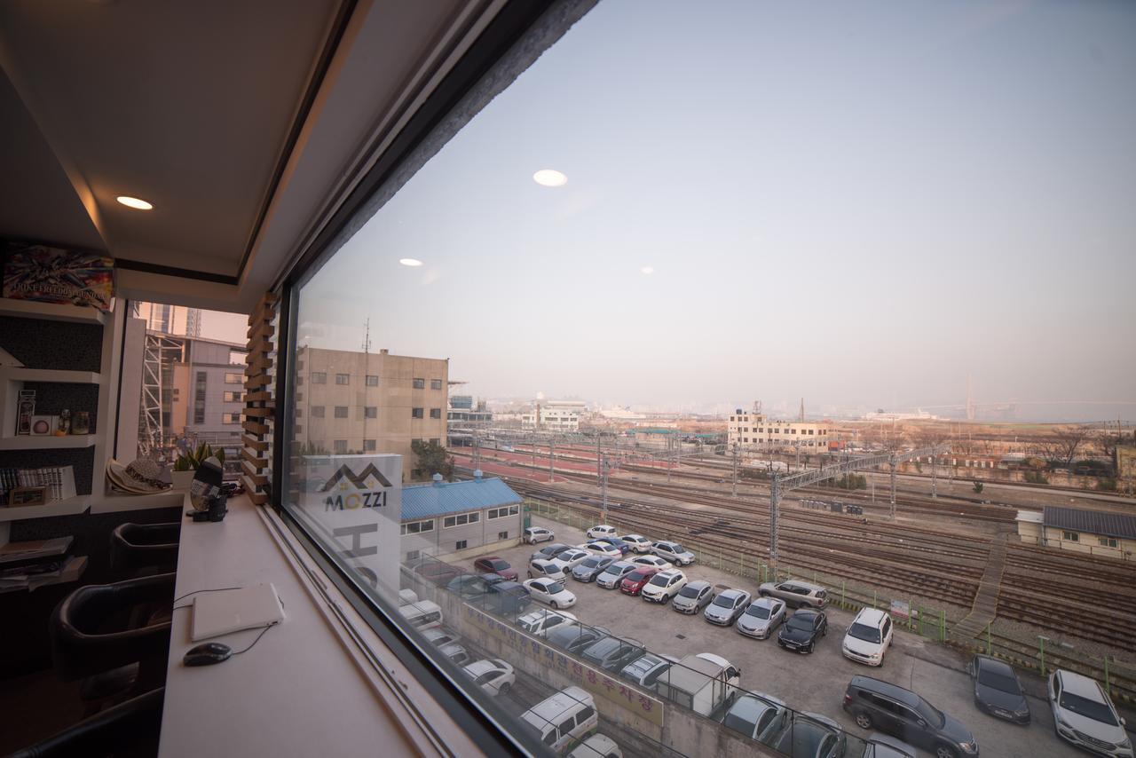 Mozzihostel Busan Station מראה חיצוני תמונה