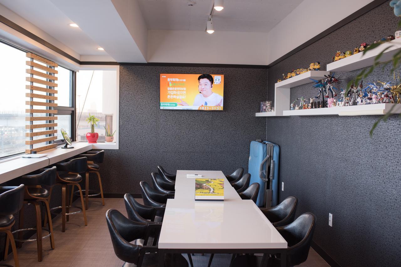 Mozzihostel Busan Station מראה חיצוני תמונה