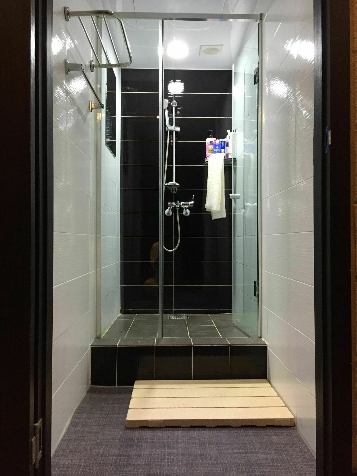Mozzihostel Busan Station מראה חיצוני תמונה